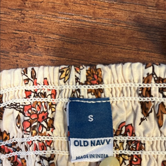 OLD NAVY Floral Maxi Dress in Cream with floral pattern - Picture 2 of 4